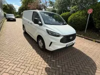 Gebraucht Ford Transit Custom Trend 136 PS (100 kW) 2024 Weiß Van / Kleinbus