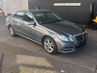 Gebraucht Mercedes E220 Avantgarde 170 PS (125 kW) 2012 Grau Limousine