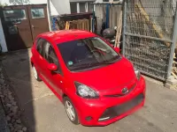 Gebraucht Toyota Aygo 69 PS (50 kW) 2012 Rot Kleinwagen