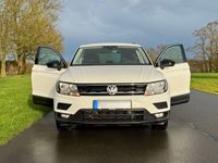 gebraucht VW Tiguan VW IQ.DRIVE 1.5 TSI OPF ACT Navi AHK ACC weiß