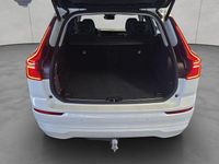 Gebraucht Volvo XC60 Core 197 PS (144 kW) 2023 Crystal weißperleffekt SUV