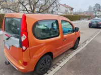 Gebraucht Renault Kangoo Expression 106 PS (77 kW) 2009 Orange Van / Kleinbus