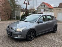 Gebraucht Hyundai i30 109 PS (80 kW) 2012 Grau Limousine