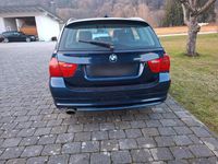 Gebraucht BMW 318 143 PS (105 kW) 2011 Blau Kombi