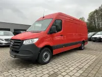 Używany Mercedes Sprinter 143 KM (105 kW) 2021 Czerwony Van