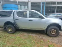 Gebraucht Mitsubishi L200 Invite 136 PS (100 kW) 2011 Grau Pickup
