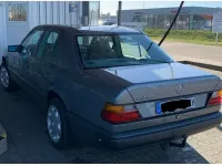 Gebraucht Mercedes E230 131 PS (96 kW) 1988 Grau Limousine