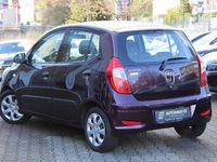 Gebraucht Hyundai i10 69 PS (50 kW) 2012 Lila/violett Kleinwagen