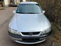 Gebraucht Opel Vectra 101 PS (74 kW) 1998 Silber Limousine