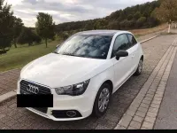 Używany Audi A1 Attraction 122 KM (89 kW) 2011 Biały Hatchback