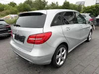 Gebraucht Mercedes B180 109 PS (80 kW) 2014 Silber Kleinwagen