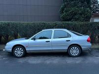Gebraucht Ford Mondeo 130 PS (95 kW) 1998 Grau Limousine