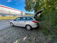 Gebraucht Ford Focus 101 PS (74 kW) 2014 Silber Kombi