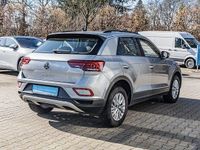 Gebraucht VW T-Roc Life 150 PS (110 kW) 2024 Pyritsilber metallic SUV