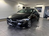 Gebraucht Mercedes B180 116 PS (85 kW) 2023 Schwarz Kleinwagen