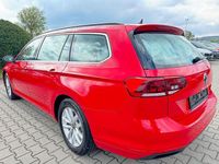Gebraucht VW Passat Business 122 PS (89 kW) 2023 Rot Kombi