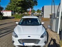 Gebraucht Ford Focus Cool & Connect 125 PS (91 kW) 2019 Weiß Kombi
