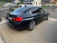 Gebraucht BMW 328 Sport Line 245 PS (180 kW) 2013 Blau Limousine
