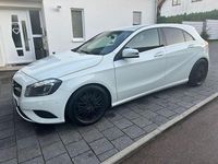 Gebraucht Mercedes A180 Style 122 PS (89 kW) 2012 Weiß Limousine