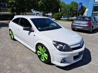 Gebraucht Opel Astra Edition 241 PS (177 kW) 2008 Weiß Limousine