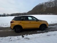 Gebraucht Suzuki Vitara Comfort 116 PS (85 kW) 2023 Gelb SUV