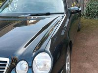 Gebraucht Mercedes E200 163 PS (119 kW) 2000 Schwarz Limousine