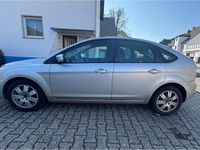 Gebraucht Ford Focus 101 PS (74 kW) 2018 Silber Limousine
