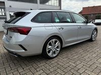 Usata Skoda Octavia RS 200 CV (147 kW) 2021 Argento Station wagon
