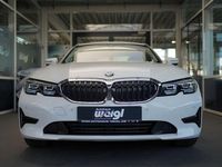 Gebraucht BMW 320 Advantage 184 PS (135 kW) 2020 Weiß Limousine