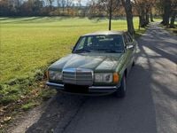 Gebraucht Mercedes 200 109 PS (80 kW) 1982 Grün Limousine