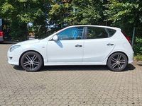 Gebraucht Hyundai i30 Edition+ 109 PS (80 kW) 2011 Weiß Kombi