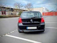 Gebraucht BMW 116 122 PS (89 kW) 2011 Schwarz Kleinwagen