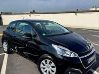 Gebraucht Peugeot 208 Active 82 PS (60 kW) 2016 Schwarz Kleinwagen