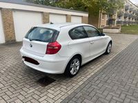 Gebraucht BMW 118 143 PS (105 kW) 2007 Weiß Kleinwagen