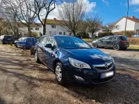Gebraucht Opel Astra Design Edition 101 PS (74 kW) 2011 Blau Kombi