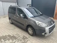 Gebraucht Peugeot Partner Tepee Family 109 PS (80 kW) 2009 Braun Van / Kleinbus