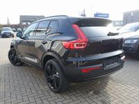 Neu Volvo XC40 Plus 163 PS (119 kW) 2025 Schwarz SUV