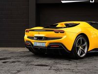 Second-hand Ferrari 296 829 CP (609 kW) 2024 Galben Cabrio