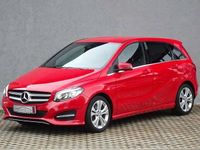 Gebraucht Mercedes B200 Urban 156 PS (114 kW) 2015 Rot Kleinwagen