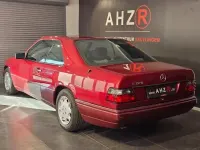 Gebraucht Mercedes E220 150 PS (110 kW) 1993 Rot Coupé