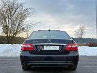 Gebraucht Mercedes E220 AMG line 170 PS (125 kW) 2012 Schwarz Limousine