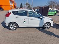 Gebraucht Ford Fiesta Trend 82 PS (60 kW) 2011 Weiß Kleinwagen