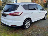 Gebraucht Ford S-MAX Titanium 150 PS (110 kW) 2017 Frostweiß Van / Kleinbus