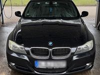 Gebraucht BMW 320 177 PS (130 kW) 2009 Schwarz Limousine