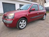 Gebraucht Renault Clio II 75 PS (55 kW) 2003 Rot Kleinwagen