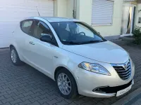 Gebraucht Lancia Ypsilon Platinum 86 PS (63 kW) 2012 Weiß Kleinwagen