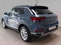 Gebraucht VW T-Roc Style 150 PS (110 kW) 2023 Petroleum blau metallic SUV