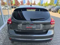 Gebraucht Ford Focus Titanium 125 PS (91 kW) 2017 Grau Limousine
