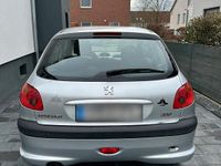 Gebraucht Peugeot 206 75 PS (55 kW) 2004 Silber Kleinwagen