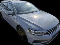 Gebraucht VW Passat Basis 122 PS (89 kW) 2022 Mondsteingrau Kombi